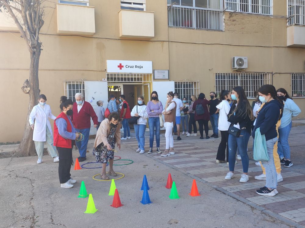 Cómo trabajar en un centro de día de Málaga con la FP de dependencia