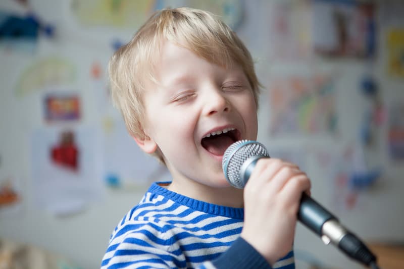 Actividades prácticas y canciones para enseñar inglés a niños en Málaga